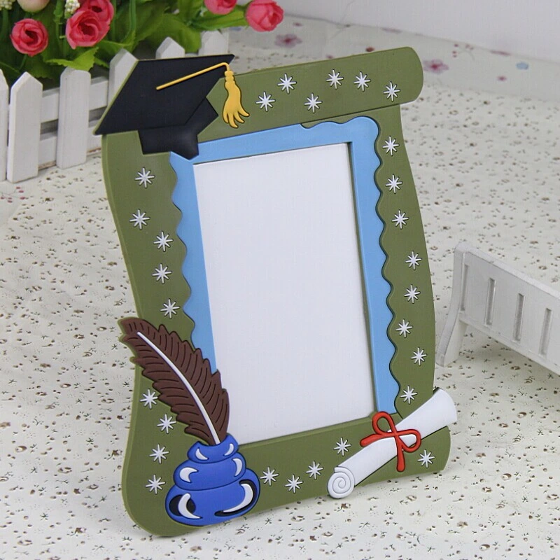 Wholesale and Customize Hot Selling PVC Plastic Students Bachelor Promotional Photo Frame