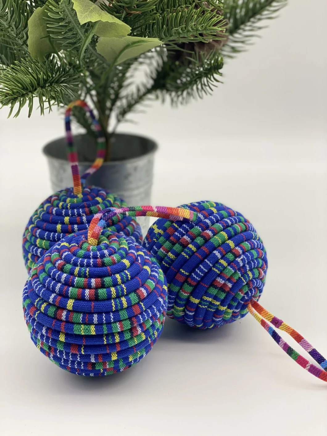 Custom Hangmade Xmas Ornament Cloth Christmas Ball for Room Decoration